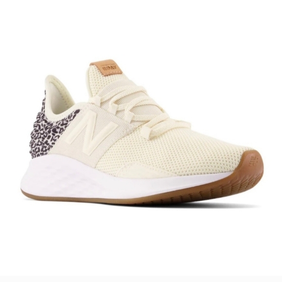 New Balance Women's Fresh Foam Roav Running Shoe Sneakers NWOT - Picture 11 of 11